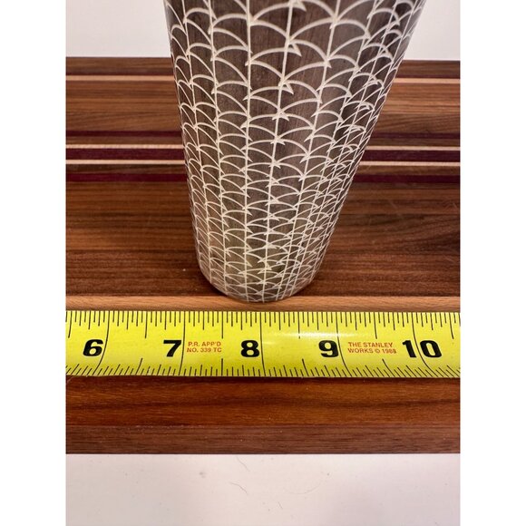 Handcarved Besmo Vase from Kenya. - Picture 3 of 7